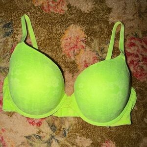 PINK Victoria's Neon Green Lace Bra